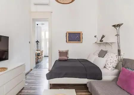 Nati Apartman Будапеща Екстериор снимка