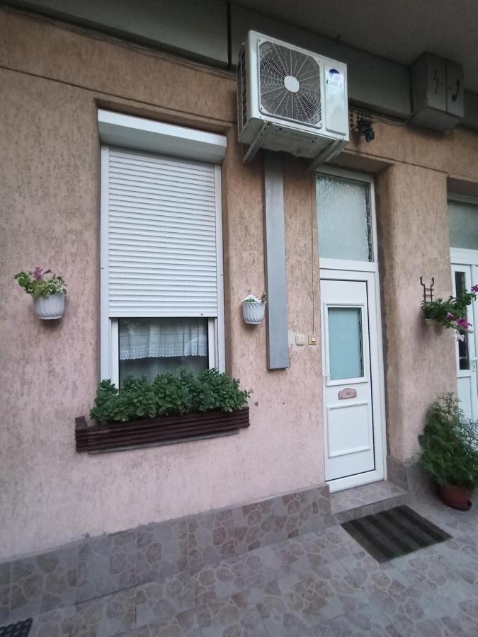 Nati Apartman Будапеща Екстериор снимка