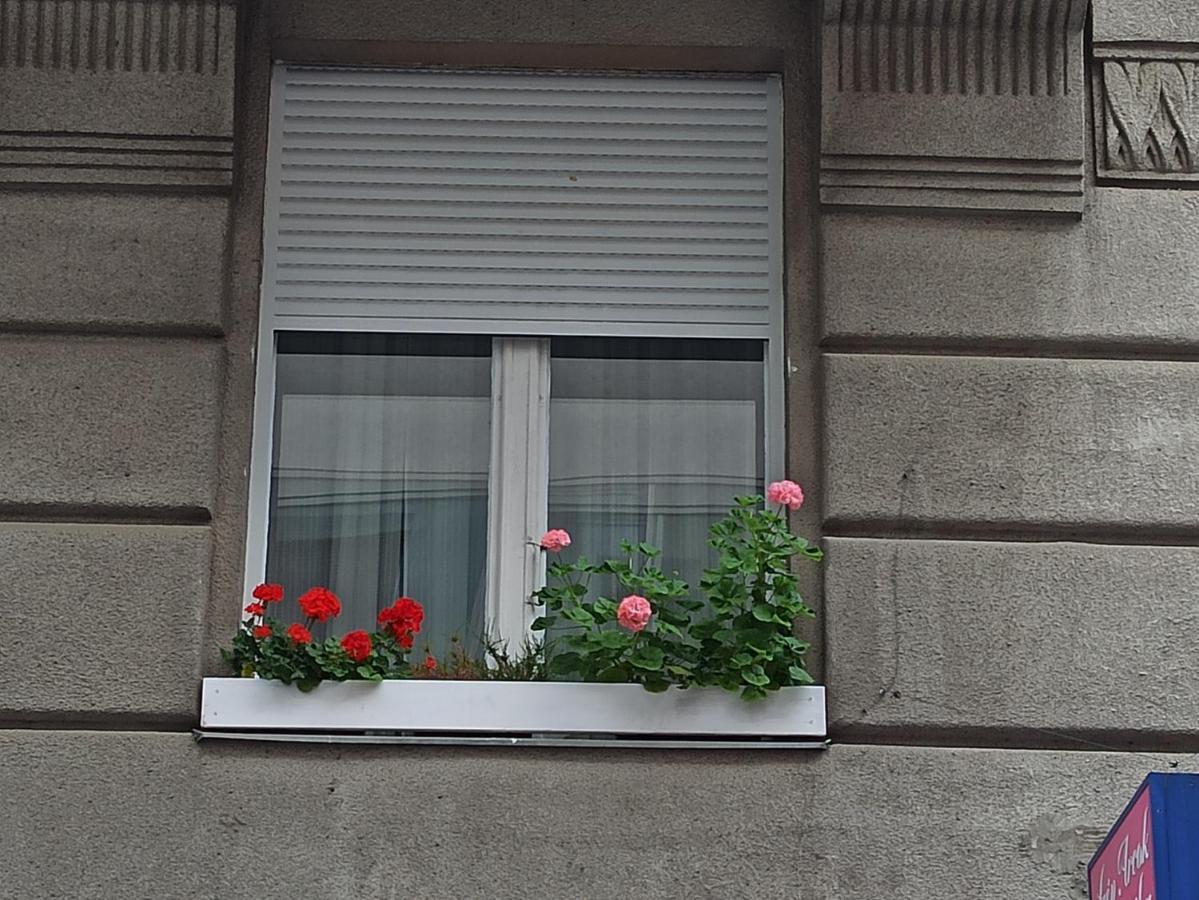 Nati Apartman Будапеща Екстериор снимка