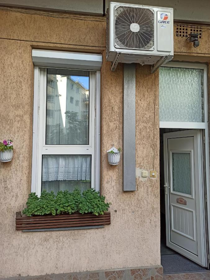 Nati Apartman Будапеща Екстериор снимка